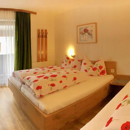 Pension Heidelberg - Fam Fuchs Hopfgarten im Brixental Chambre photo